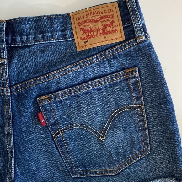 LEVI’S 501 Cutoff Jean Shorts - High Rise Button Fly Cherry - Picture 11 of 16